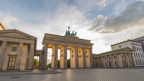 Berlin Germany time lapse 4K, city skyline sunset timelapse at Brandenburg Gate Stock Footage 128416701
