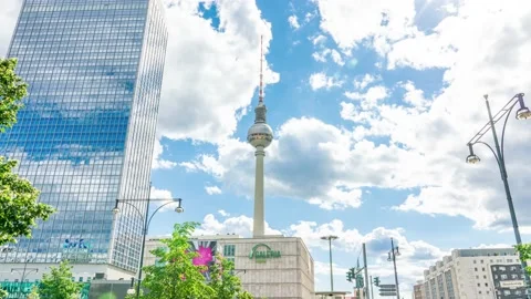 Berlin, Germany, Time Lapse View Of Iconic Tv Tower Vídeo Stock 138610085