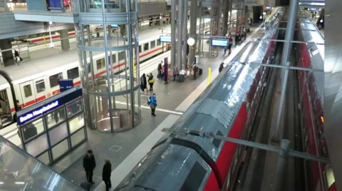 Berlin Hauptbahnhof, lower tracks Stock Footage