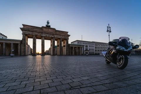 BERLIN - MARCH 22, 2020: Pariser Platz and Brandenburg Gate. Early morning. D Stock Photos