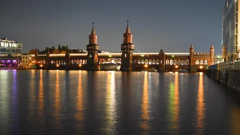 Berlin Oberbaum Bridge 库存影片 129389307