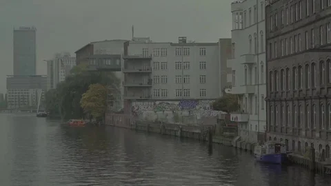 Berlin Oberbaum Bridge River View 4K Stock Footage 69143490