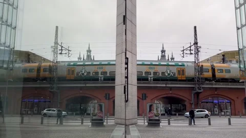 Berlin: ODEG private passenger train crosses a bridge in Charlottenburg, 4K Stock Footage 260323551
