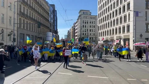 Berlin: Protest against war during the March for true Peace in Ukraine, 4K Stock Footage 181823229