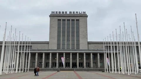 Berlin residents queue to get coronavirus vaccine, Berlín, DE - 25 Nov 2021 Stock Footage 204077549