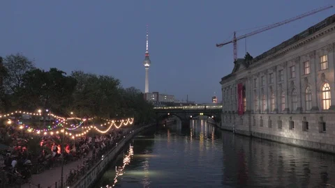 Berlin romantic Sightseeing (2018) Video stock 89203596