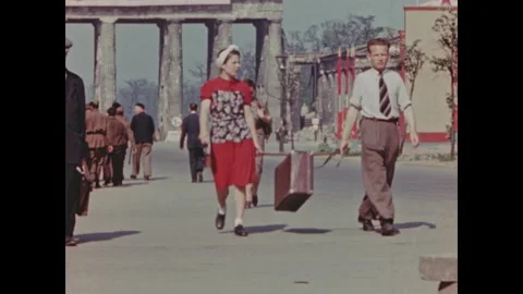 Berlin in ruins Video stock 253686398