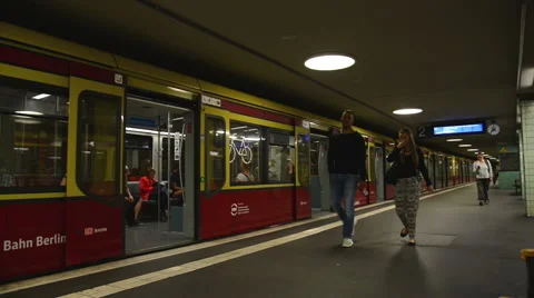 Berlin S-Bahn station Stock Footage 41804489