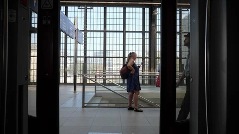 Berlin S-bahn surface metro train doors closing in station Video stock 116244348