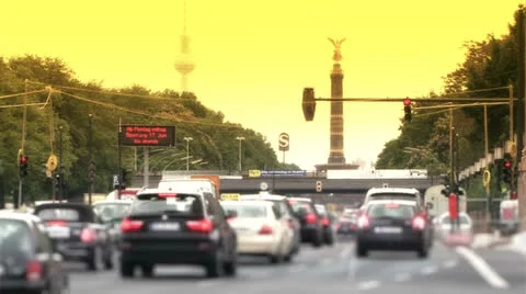 Berlin Siegessaeule, Victory Column, rush hour Stock-Footage 26140847