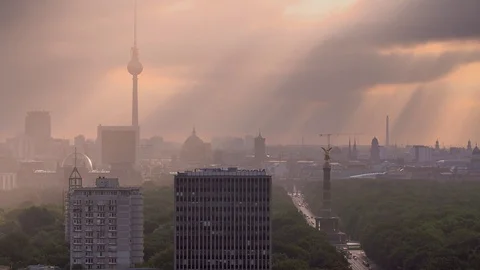 Berlin Skyline Zoom In - close Stock-Footage 80899487