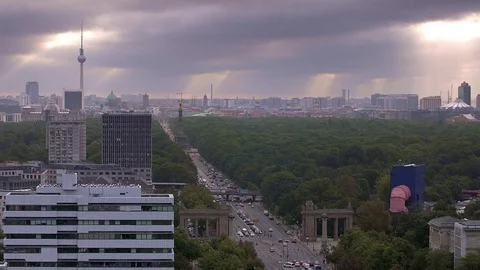 Berlin Skyline Zoom In - Time Lapse Video stock 80912394