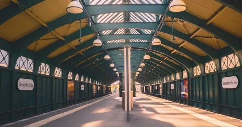 Berlin Subway Station Timelapse Motion Stock-Footage 302375433
