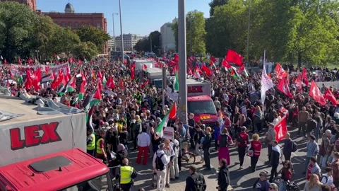 Berlin: Thousands of protesters gather to protest against the war in Gaza, 4K Stock Footage 317931235