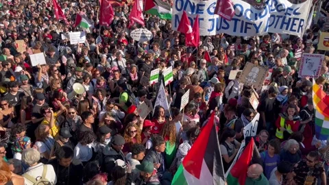 Berlin: Thousands of protesters gather to protest against the war in Gaza, 4K Stock Footage 317931317