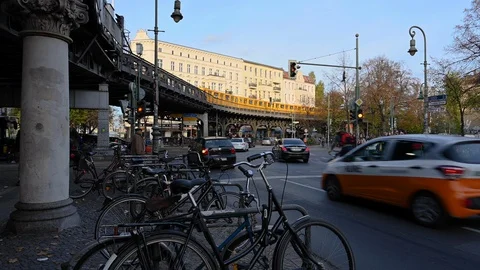 Berlin Traffic TL 库存影片 129572044