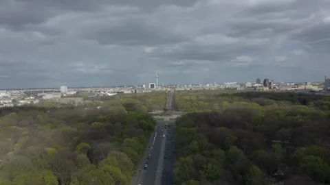 Berlin Victory Column, Siegessaeule in Tiergarten Park Stock Footage 148892399