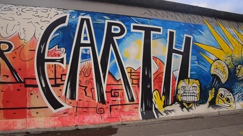 The Berlin Wall in Eastside gallery Stockbeeldmateriaal 101421621