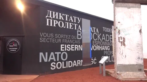 Berlin wall 스톡 동영상 33335067