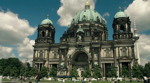 Berliner Dom (Cathedral of Berlin). Stock-Footage 63906041