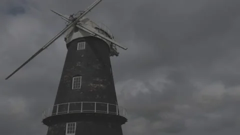 Berney arms windmill pan down to broads FLAT 스톡 동영상 160336671