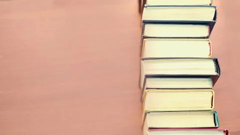 Best books home library background. read vintage books in a row. college library Foto stock