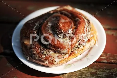 The best cinnamon roll Stock Photos