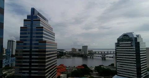 Between the towers of Jacksonville Stock Footage 149267386