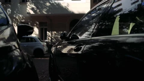 Between two cars 库存影片 139823512