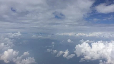 Between Two Cloud Layers, Between Clouds Vídeos de archivo 141071587