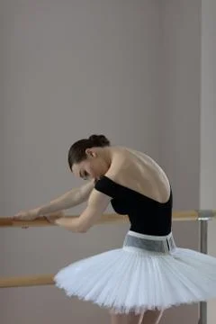 Beuatiful ballerina training in the class Stock-Fotos