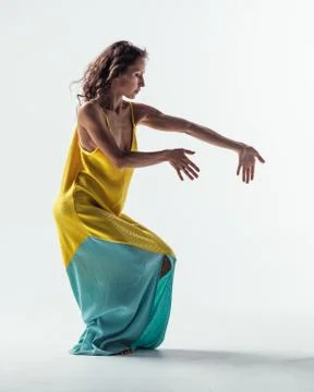 Beuatiful female dancer. Studio background. Stock-Fotos