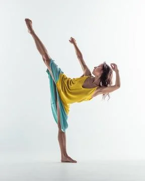 Beuatiful female dancer. Studio background. Stock-Fotos