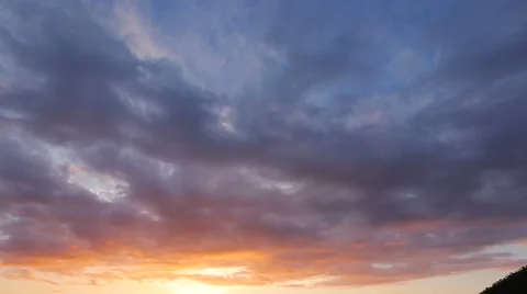 Beutiful Sandy Beach Sunset. Revealing Down Pan from Clouds To Sun Stock-Footage 56025128