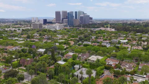 Beverly Hills Aerial Pullback View of Homes and Century City Skyline 02 Видео 334515318