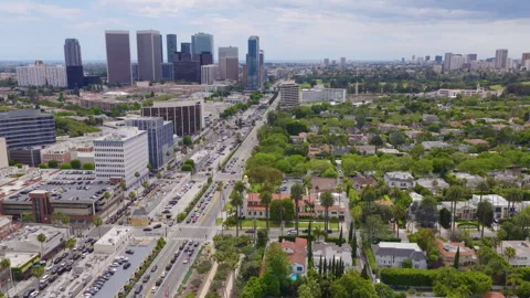 Beverly Hills Rotating Aerial View of Homes and Century City Skyline Stockbeeldmateriaal 334512358
