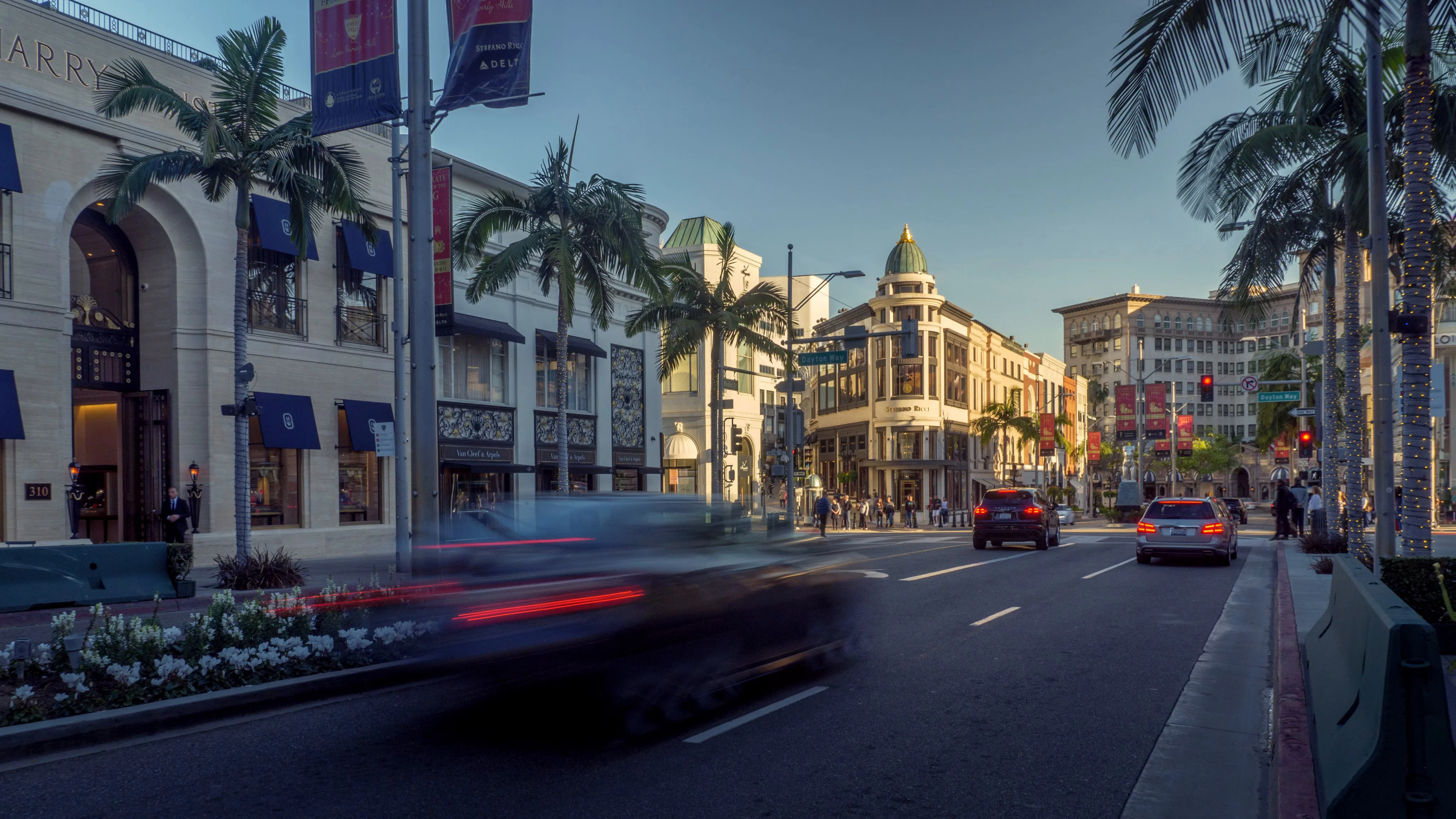 Premium Photo  Traffic in rodeo drive