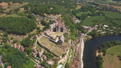 Beynac et Cazenac one of the most beautiful villages in France aerial shot Видео 118992966
