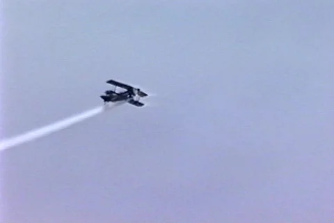 Bi-plane tumble flat spin Stock Footage 299768