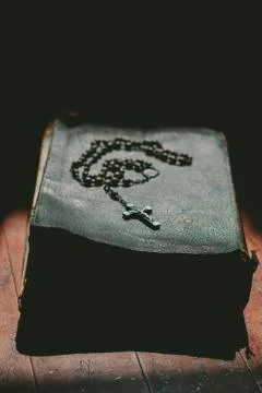 Bible and Cross Foto stock