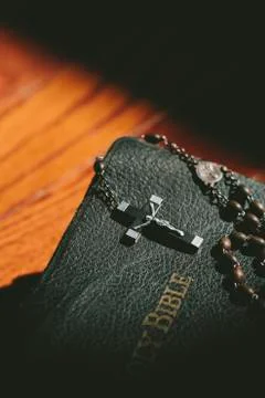 Bible and Cross Foto stock