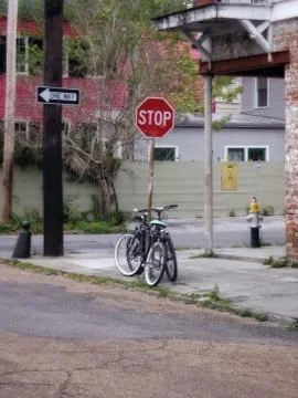 Bicycle at corner Foto stock