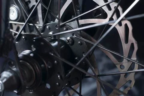 Bicycle disk brake installed in front wheel Stock-Fotos