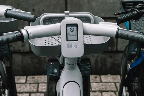 Bicycle Featuring a QR Code System Designed for Convenient Rentals and Access Stock-Fotos