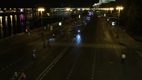 Bicycle parade - bridge view. 库存影片 157323232