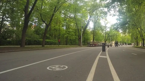 Bicycle Path In the Summer city Park Timelapse Stockbeeldmateriaal 78018987