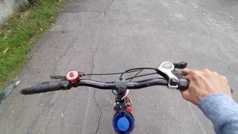 Bicycle on the Road Vídeo Stock 331146278