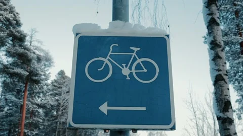 Bicycle Sign In The Winter Stockbeeldmateriaal 169792972