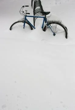 Bicycle in snow 스톡 사진
