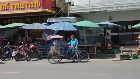 Bicycle Taxi Driver Wait Outside Of Thai Open Market For Customers Видео 260025439